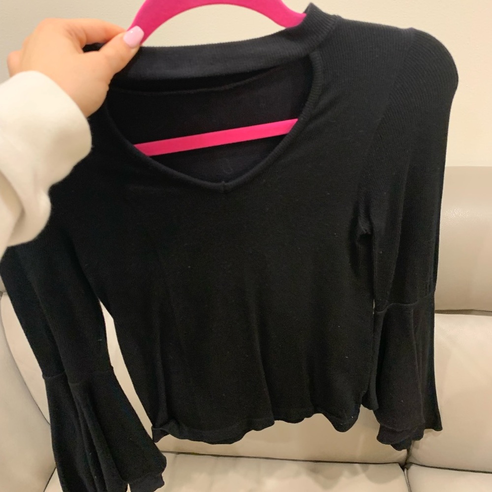 Women’s black chocker shirt